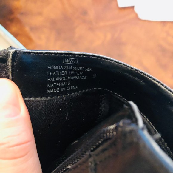 Apostrophe leather booties - Picture 2 of 4